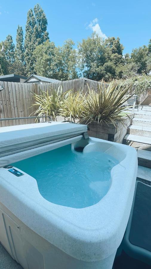 Solent Heights•Sea View•Hot Tub Villa Portsmouth Luaran gambar